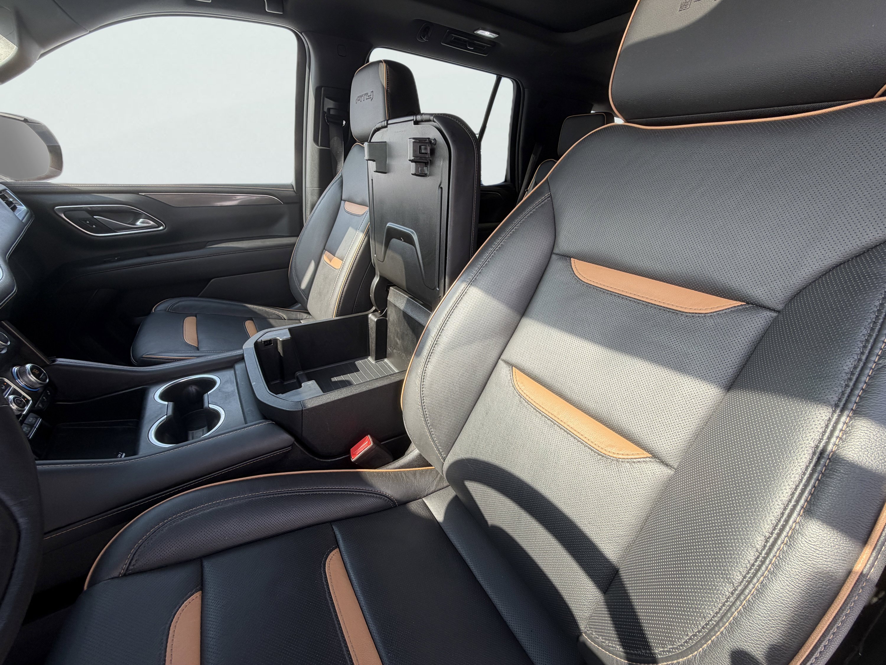 Used 2021 GMC Yukon AT4 w/ Technology Package AWD/4WD image 32