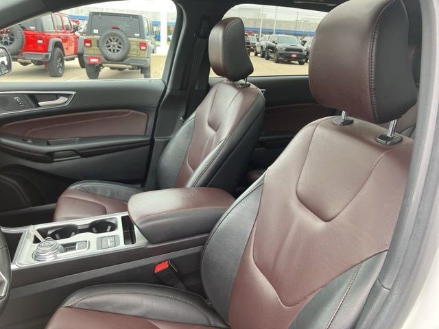 Used 2022 Ford Edge Titanium w/ Equipment Group 301A image 9