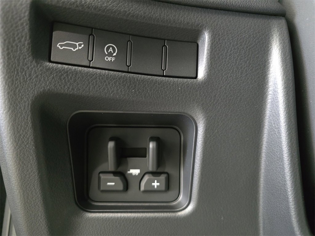 Certified 2025 Lexus LX 600 4WD w/ Luxury Package image 29