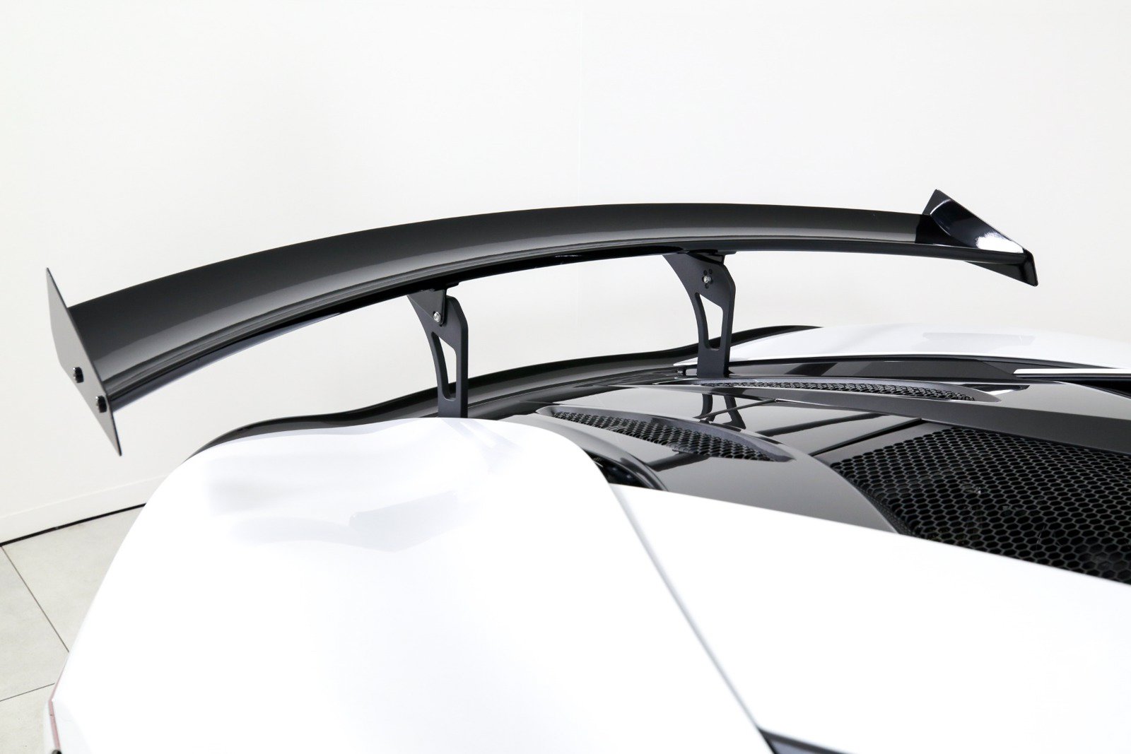 Used 2017 McLaren 570S Coupe RWD image 27