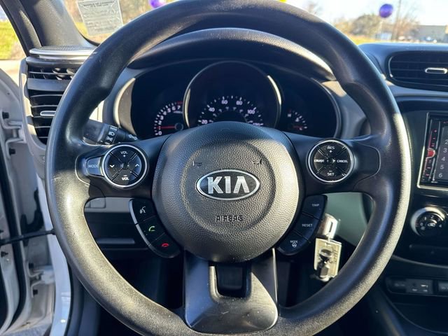 Used 2016 Kia Soul + image 28