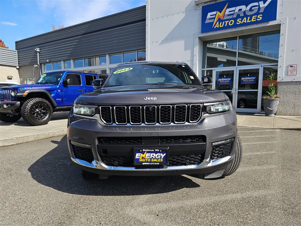 Used 2024 Jeep Grand Cherokee L Limited w/ Luxury Tech Group II image 3