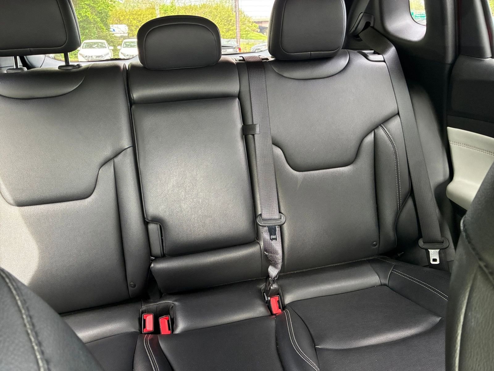 Used 2025 Jeep Compass Limited image 38