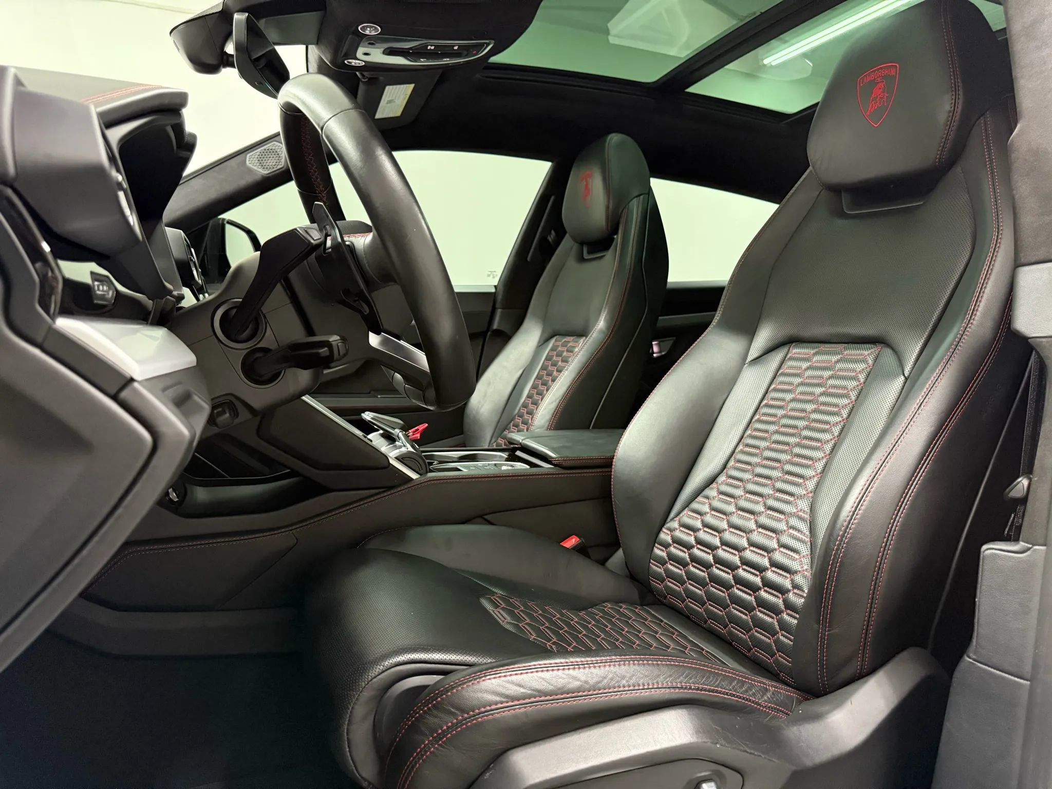 Used 2021 Lamborghini Urus image 14