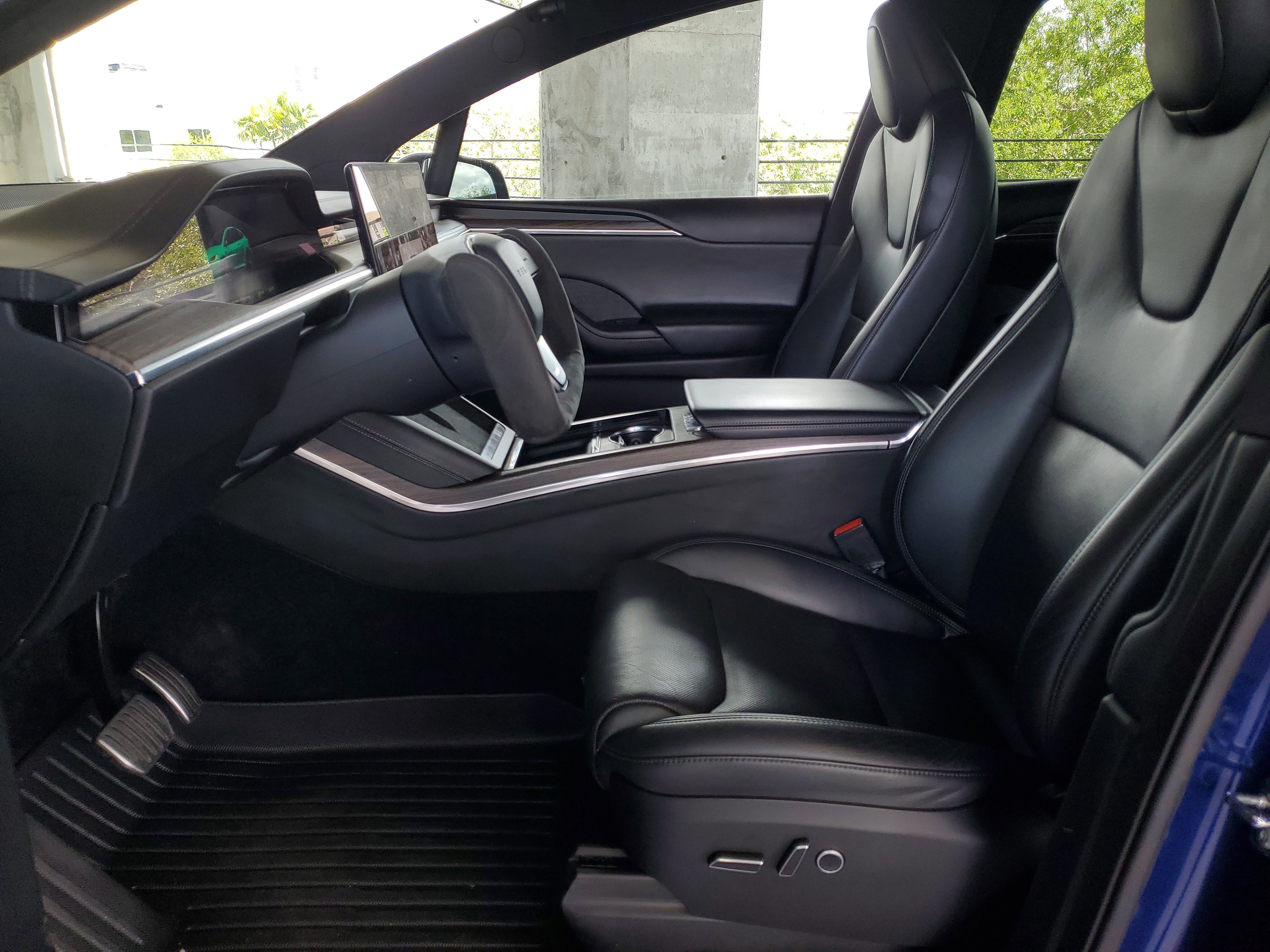 Used 2022 Tesla Model X image 16