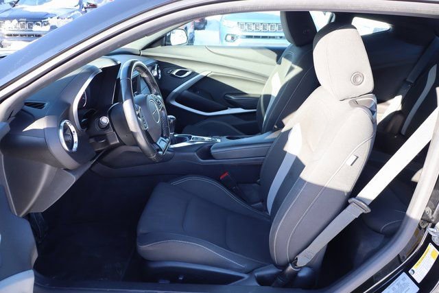 Used 2020 Chevrolet Camaro LT image 8