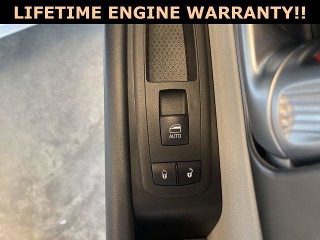 Certified 2024 Chrysler Pacifica Touring-L image 46