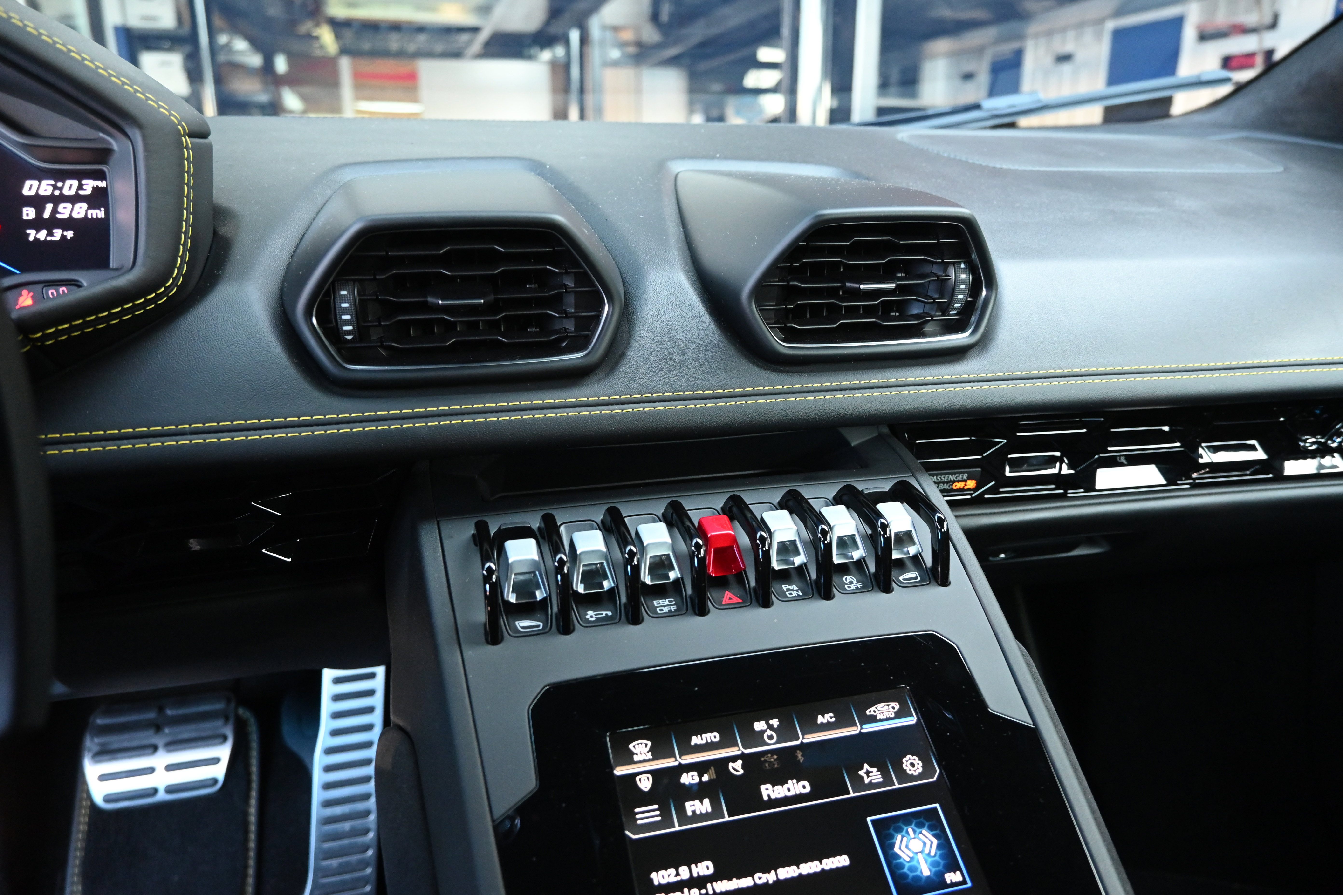 Used 2021 Lamborghini Huracan EVO RWD image 56