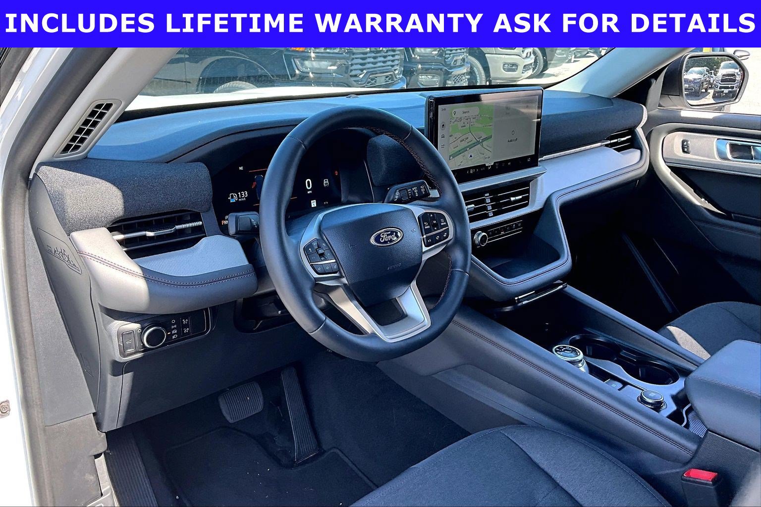 Used 2025 Ford Explorer Active RWD image 11