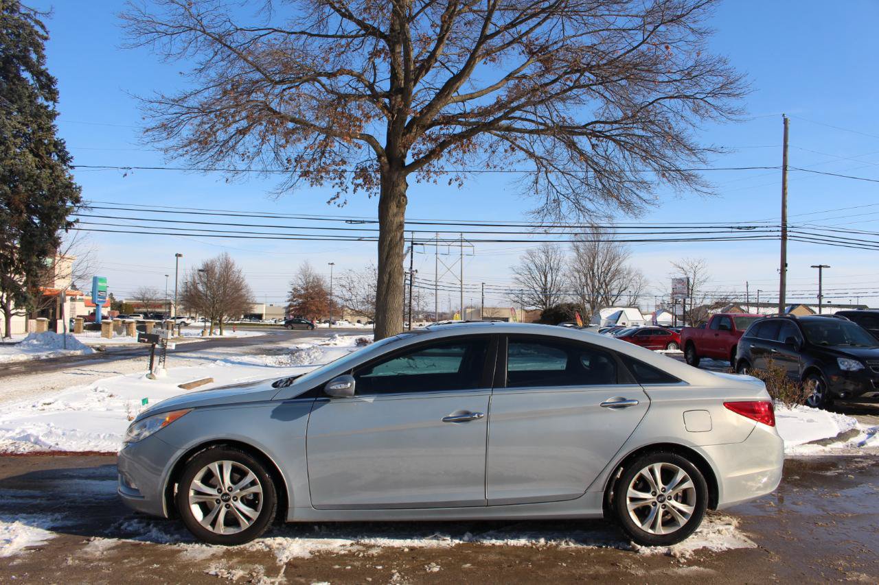 Used 2011 Hyundai Sonata Limited w/ Navigation Pkg 5 FWD image 6