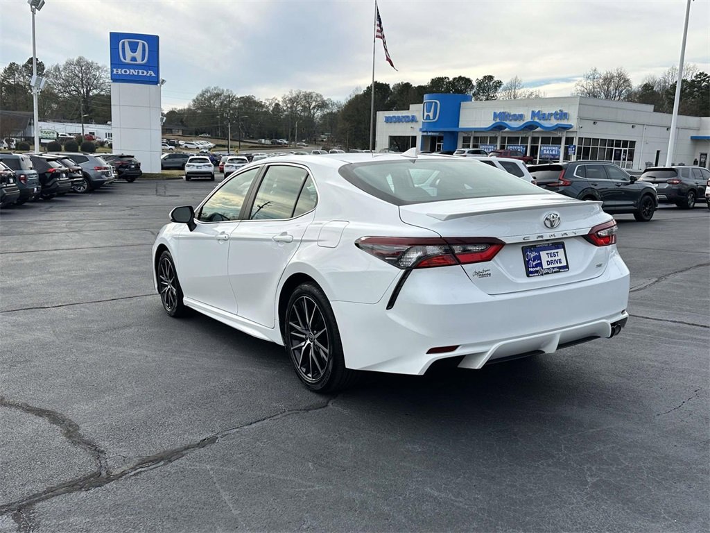 Used 2024 Toyota Camry SE image 23
