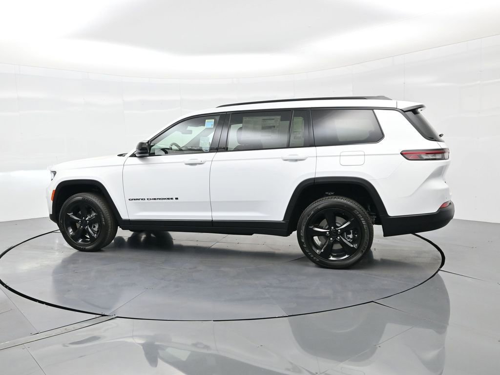 New 2025 Jeep Grand Cherokee L Altitude image 9