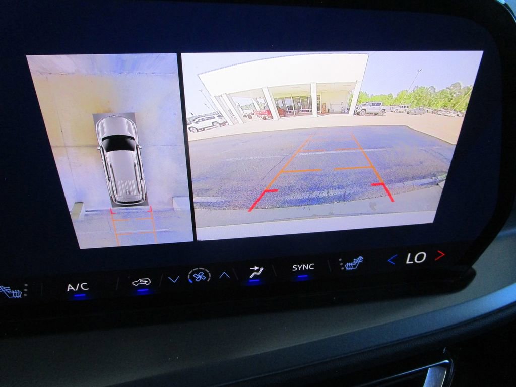 New 2026 Chevrolet Traverse LT w/ Driver Confidence Package image 41