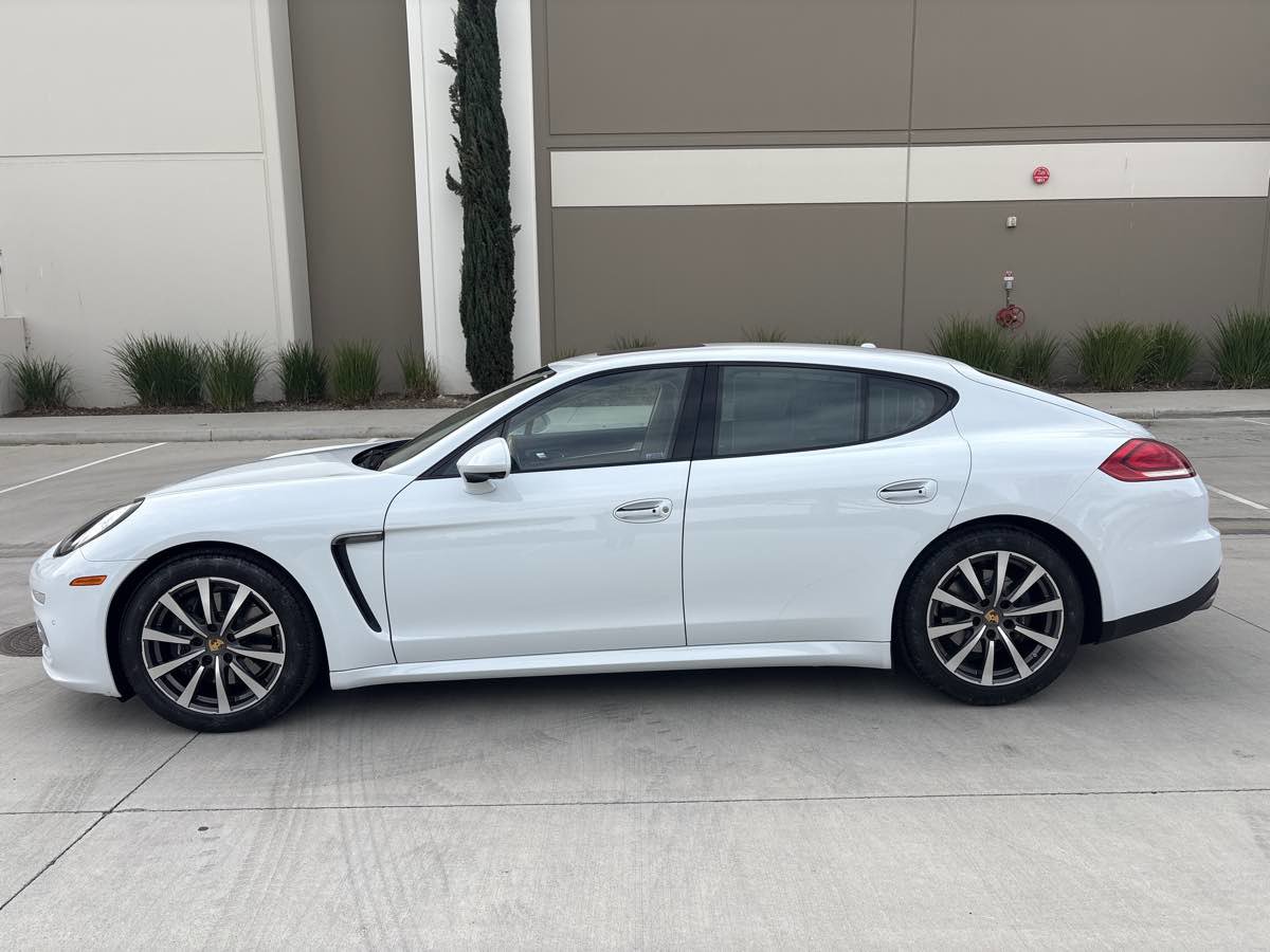 Used 2016 Porsche Panamera 4 Edition image 2