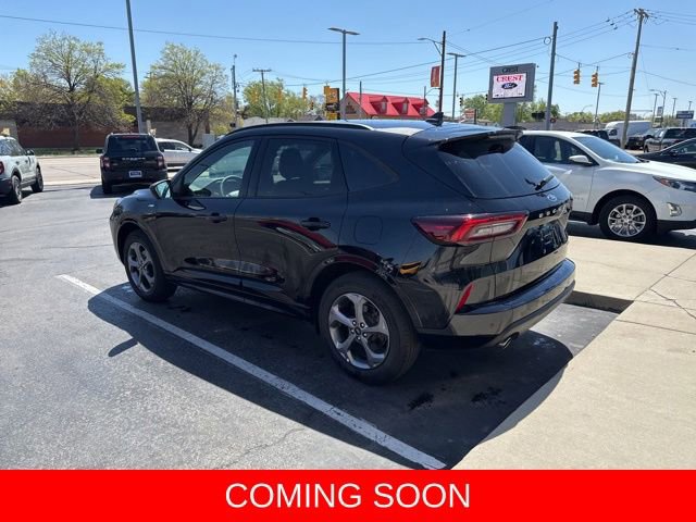 Used 2024 Ford Escape ST-Line w/ Tech Pack #1 AWD/4WD image 3
