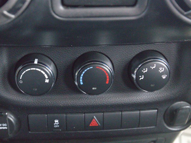 Used 2015 Jeep Wrangler Sport image 19