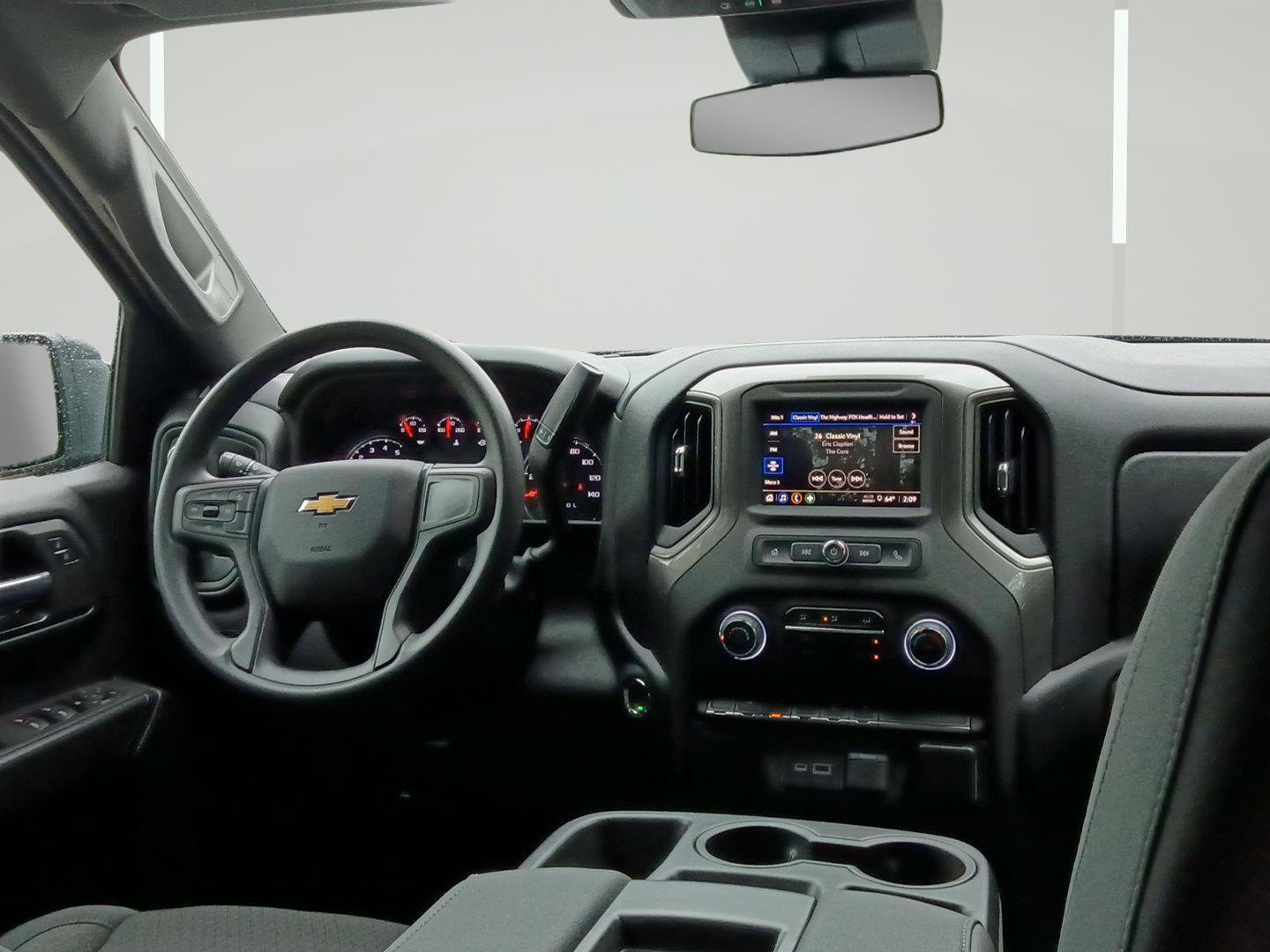 New 2026 Chevrolet Silverado 1500 Custom w/ LPO, Dark Essentials Package AWD/4WD image 24