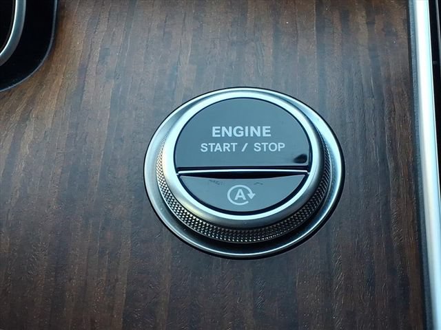 Certified 2025 Mercedes-Benz C 300 4MATIC Sedan image 25
