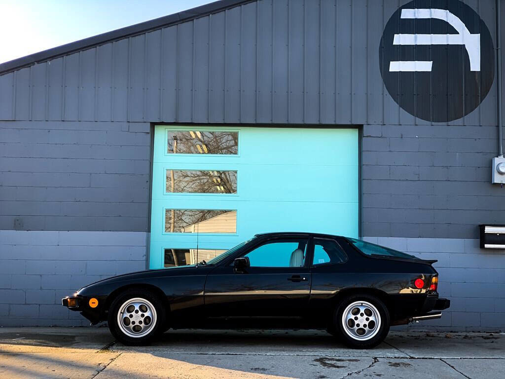 Used 1987 Porsche 924 S RWD image 3