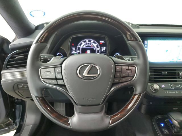 Used 2020 Lexus LS 500 w/ Interior Upgrade Package image 24