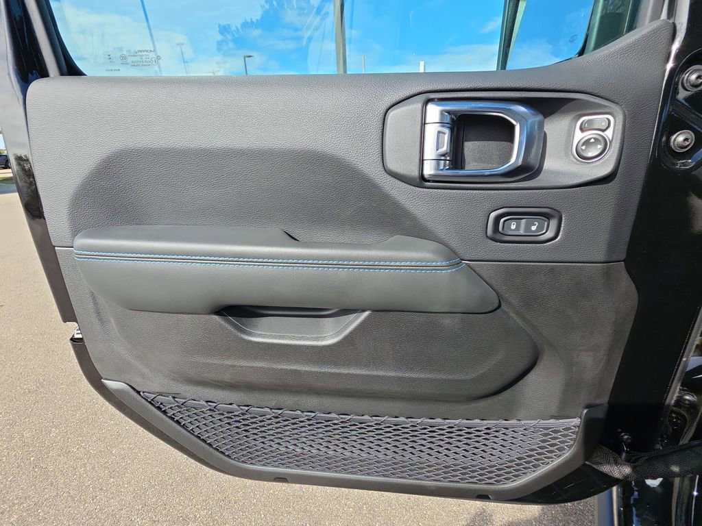 New 2025 Jeep Wrangler Unlimited Rubicon 4xe w/ Technology Group image 26