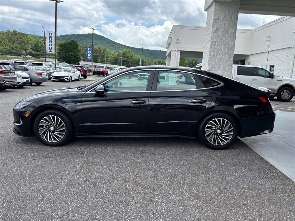 Used 2023 Hyundai Sonata Limited w/ Cargo Package FWD image 24
