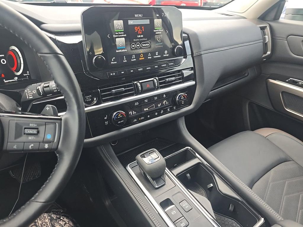 Certified 2025 Nissan Pathfinder Platinum AWD/4WD image 15