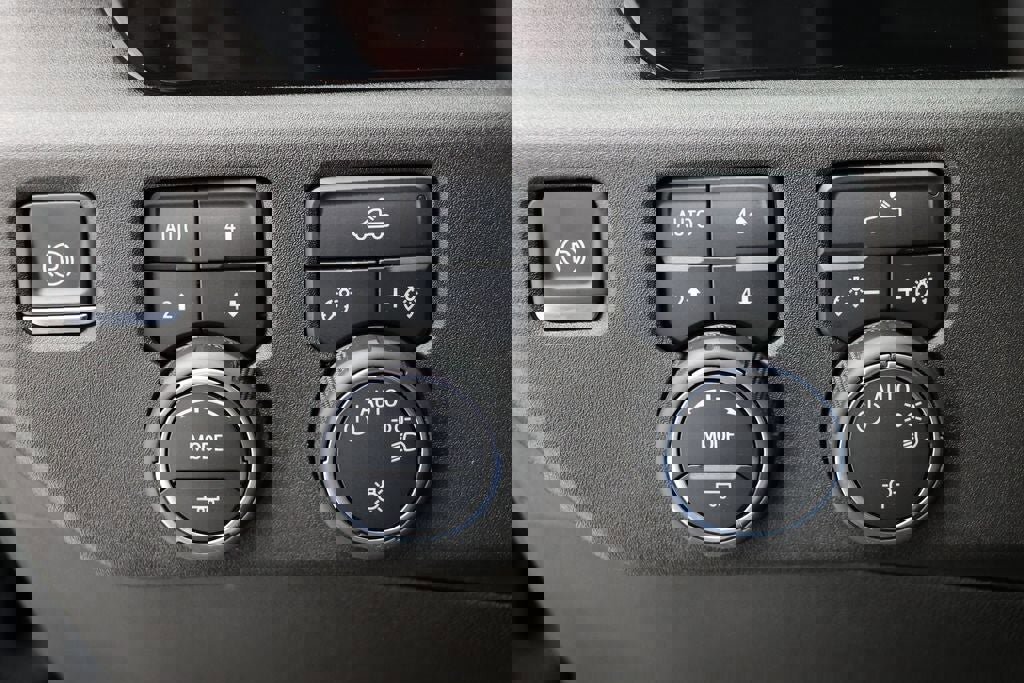 Used 2022 Chevrolet Silverado 1500 LT image 30