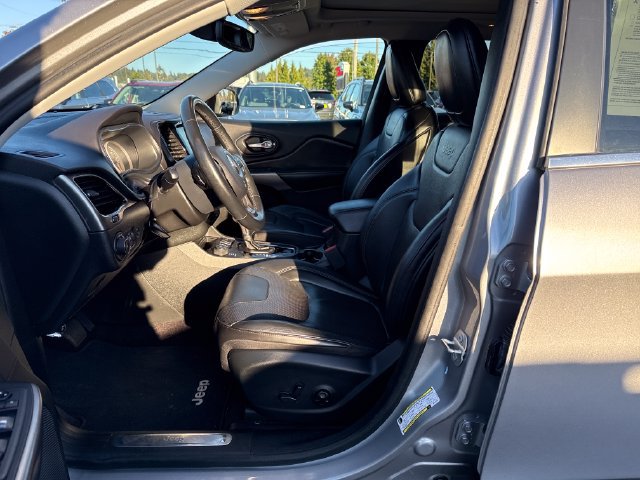 Used 2019 Jeep Cherokee Limited w/ Technology Group AWD/4WD image 14