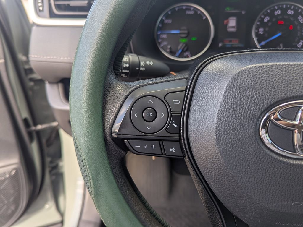Used 2020 Toyota RAV4 XLE image 26