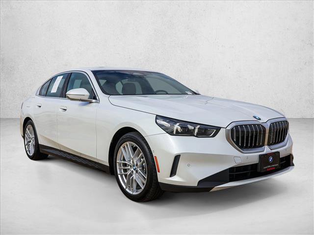 Used 2026 BMW 530i xDrive w/ Premium Package AWD/4WD image 3