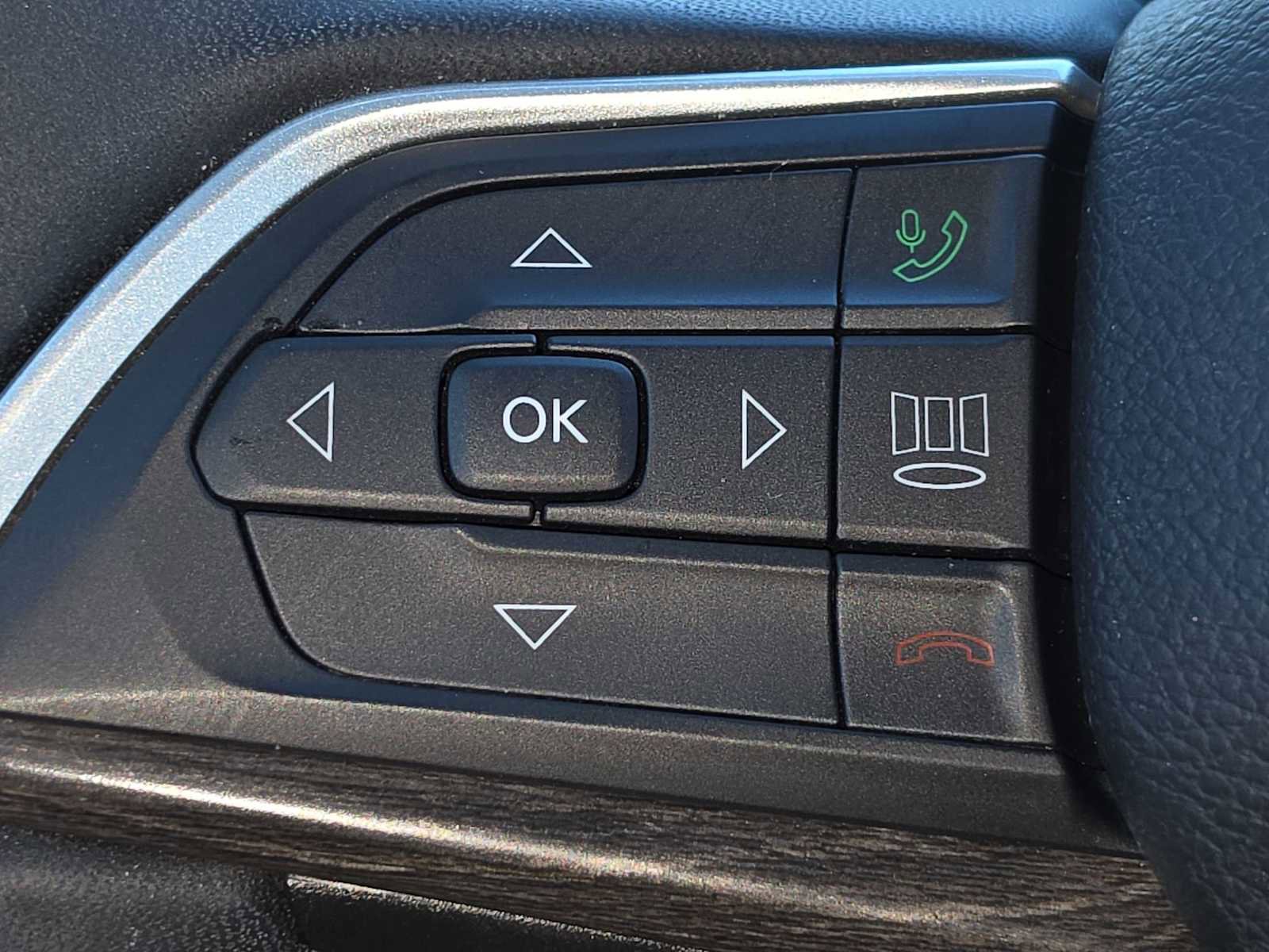 Used 2023 Jeep Grand Cherokee 4WD 4xe image 29