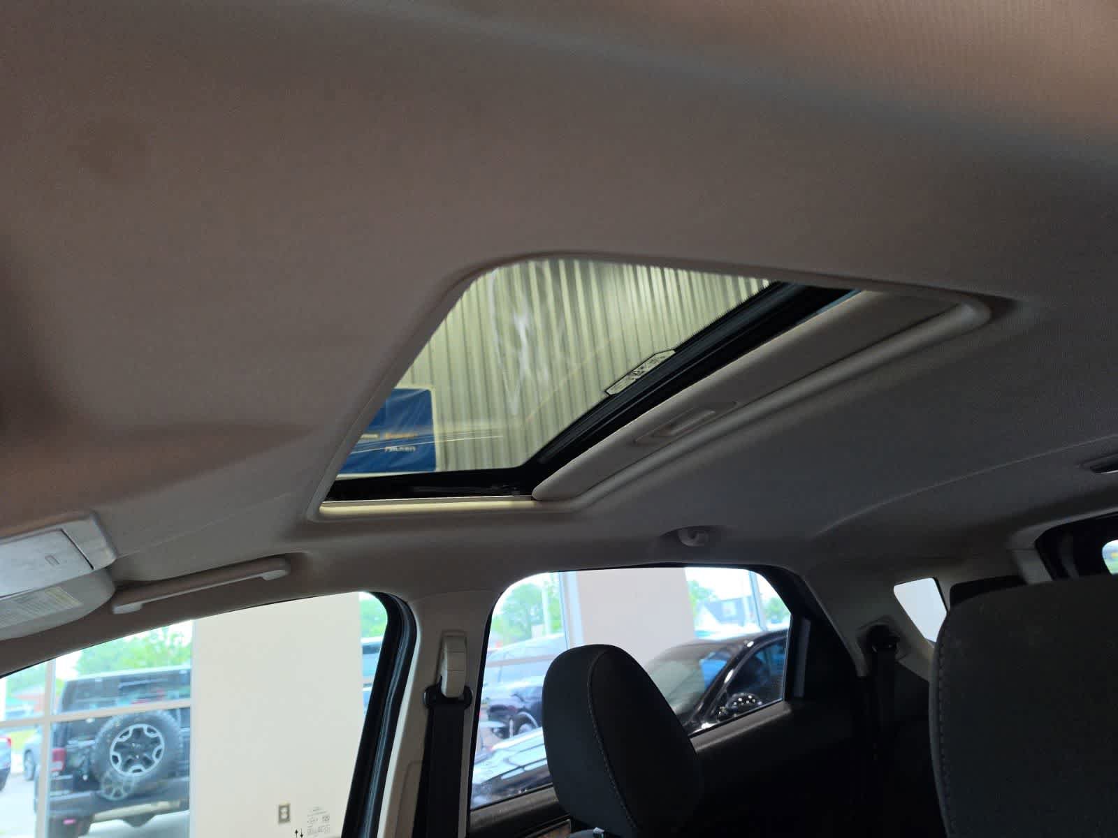 Used 2021 Ford EcoSport SE FWD image 15