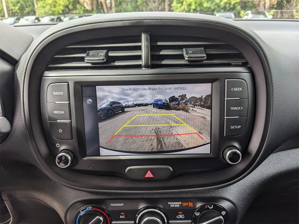 Certified 2025 Kia Soul LX image 24