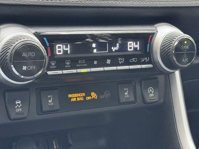 Used 2021 Toyota RAV4 XLE Premium image 30