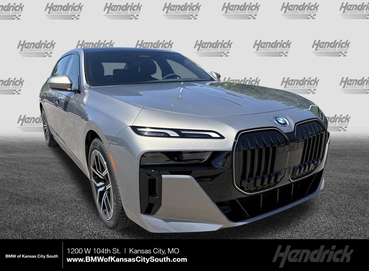 New 2025 BMW i7 xDrive60 w/ Premium Package