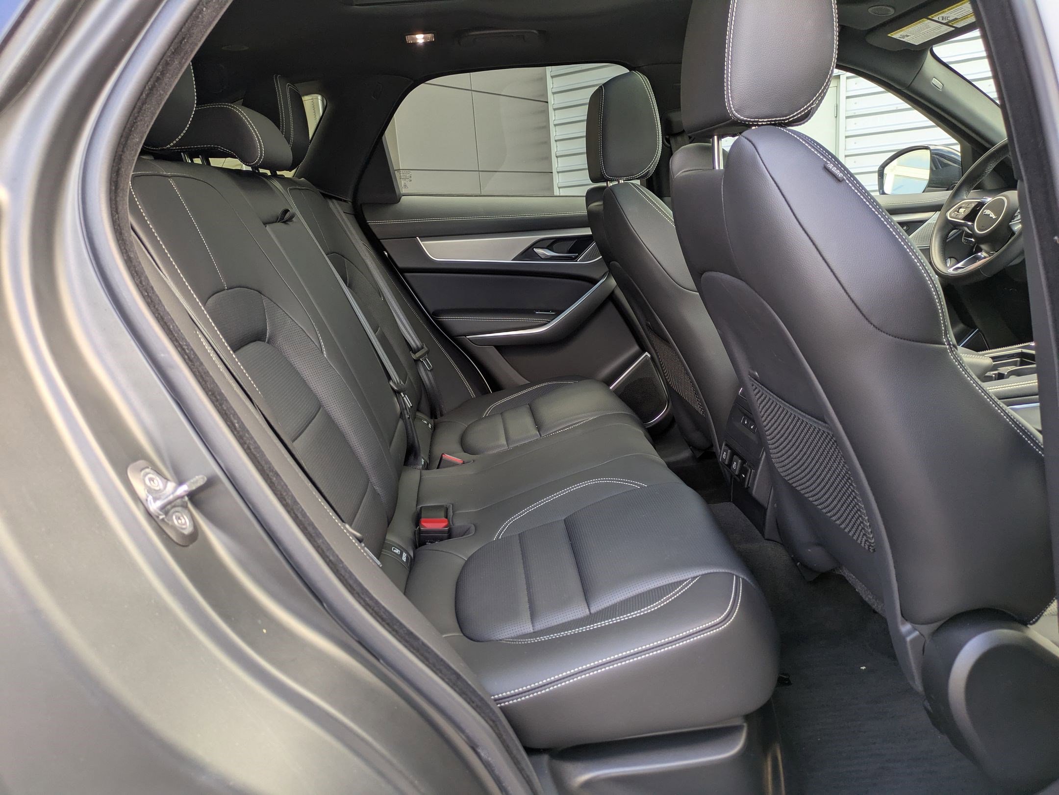 Used 2026 Jaguar F-PACE R-Dynamic S AWD/4WD image 32