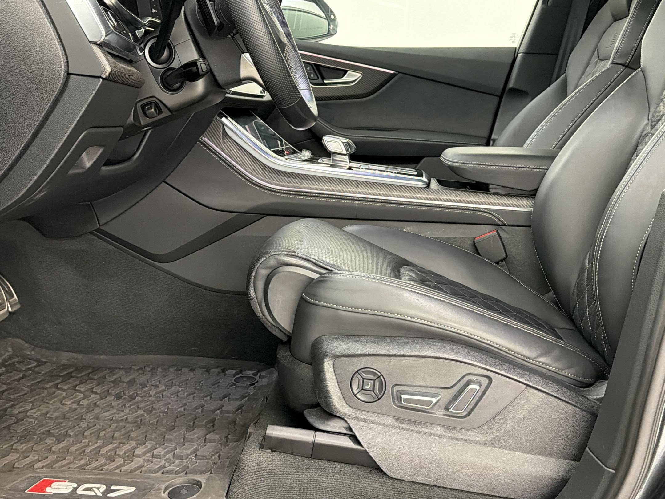 Used 2025 Audi SQ7 Prestige AWD/4WD image 5
