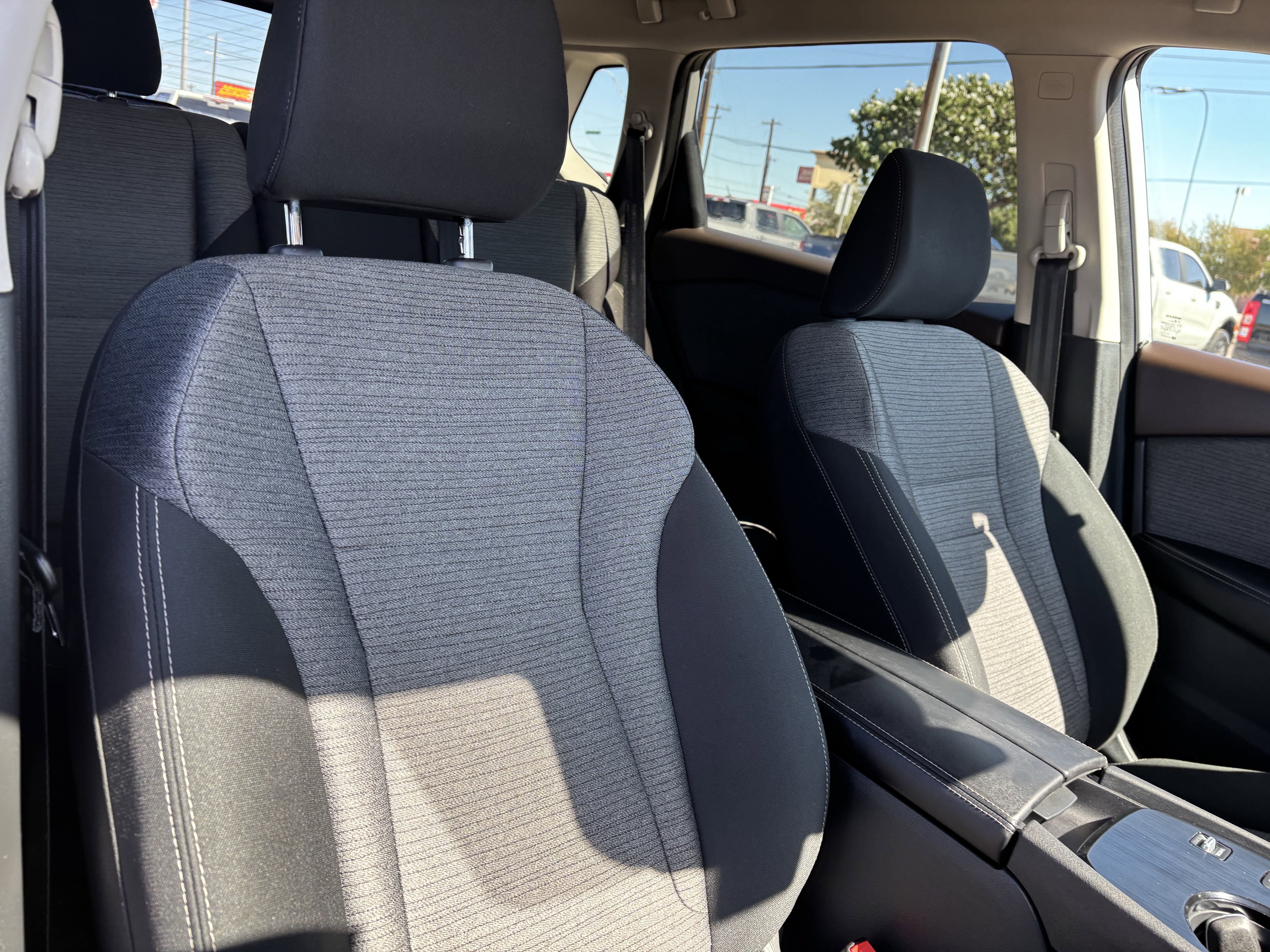 Used 2023 Nissan Rogue SV image 24