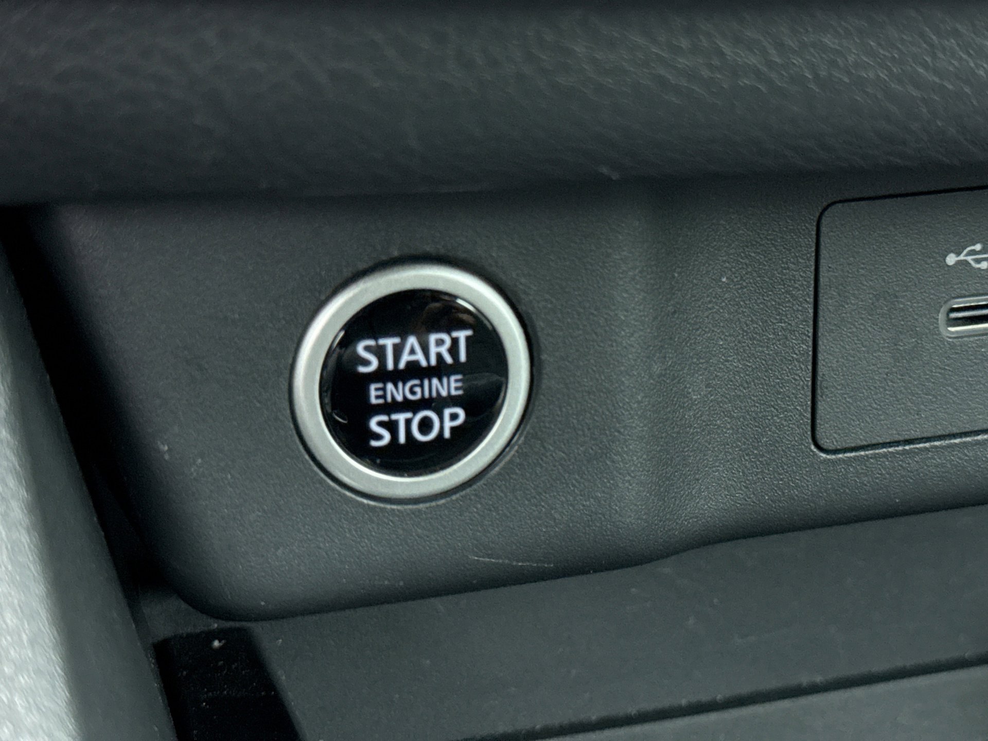 Used 2023 Nissan Rogue S image 19