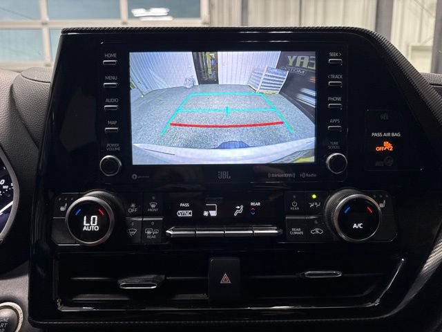 Used 2021 Toyota Highlander XSE AWD/4WD image 11