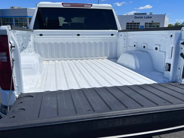 Used 2024 Chevrolet Silverado 1500 LT AWD/4WD image 7
