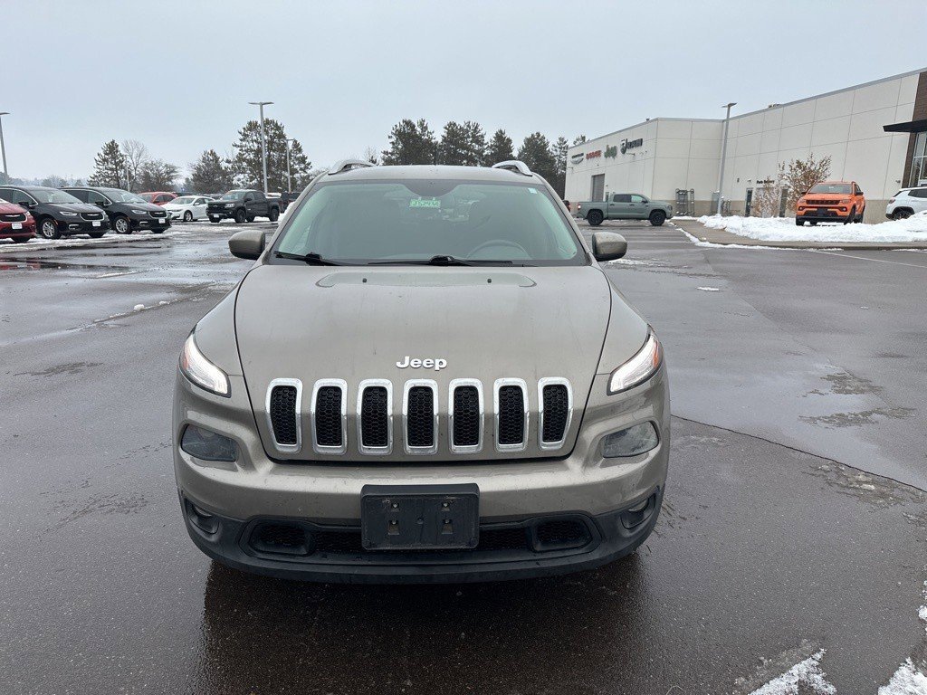 Used 2017 Jeep Cherokee Latitude w/ Cold Weather Group image 4