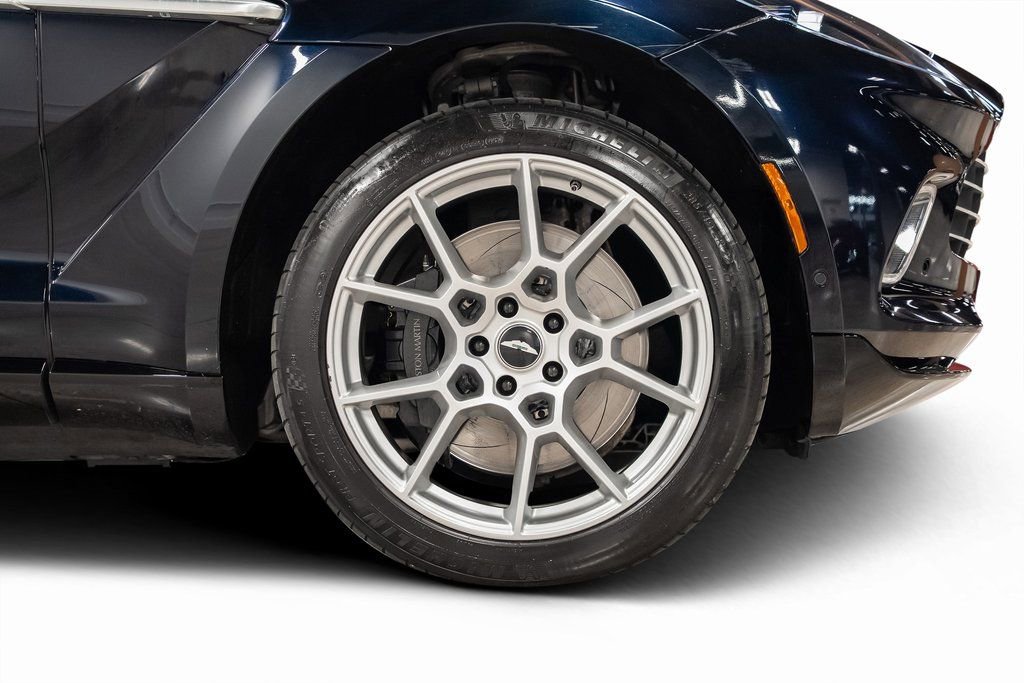 Used 2021 Aston Martin DBX image 25