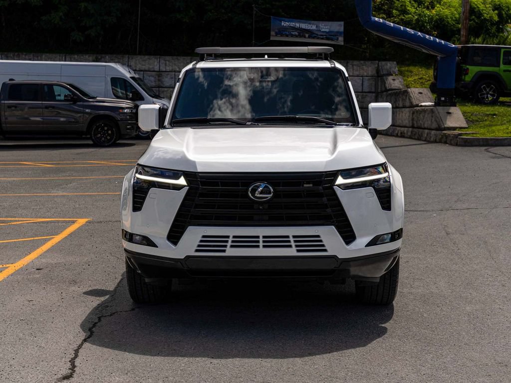 Used 2024 Lexus GX 550 w/ Accessory Package (31) AWD/4WD image 2