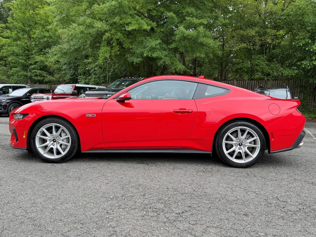 Used 2025 Ford Mustang GT Premium RWD image 4