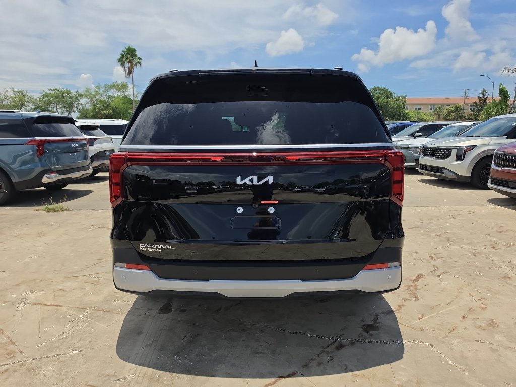 New 2026 Kia Carnival EX FWD image 7