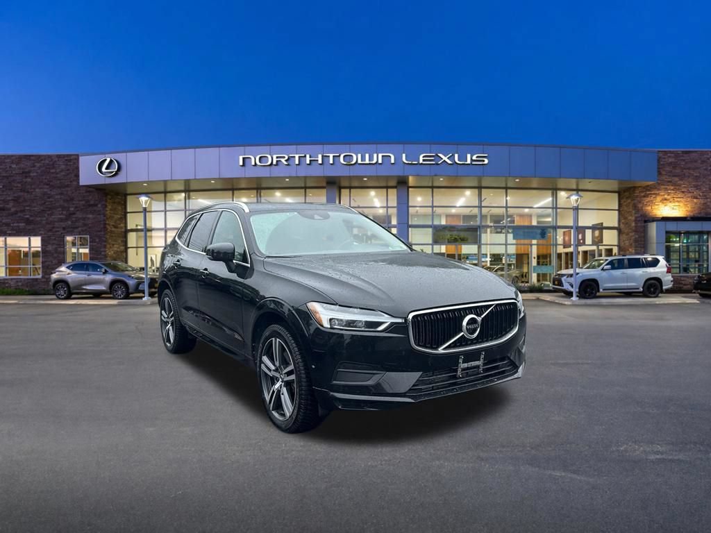 Used 2019 Volvo XC60 T6 Momentum w/ Multimedia Package AWD/4WD image 3