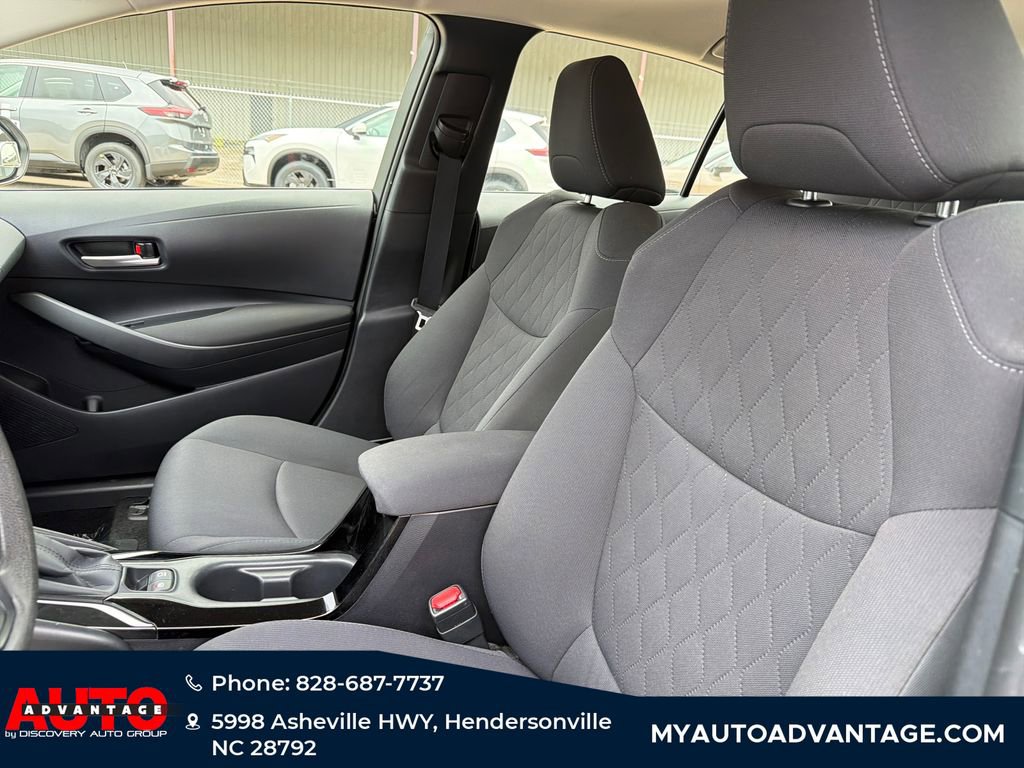 Used 2020 Toyota Corolla LE FWD image 12