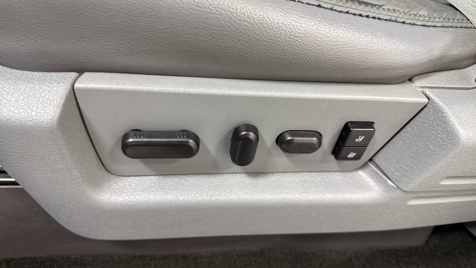 Used 2013 Ford F150 Lariat w/ Luxury Equipment Group image 14